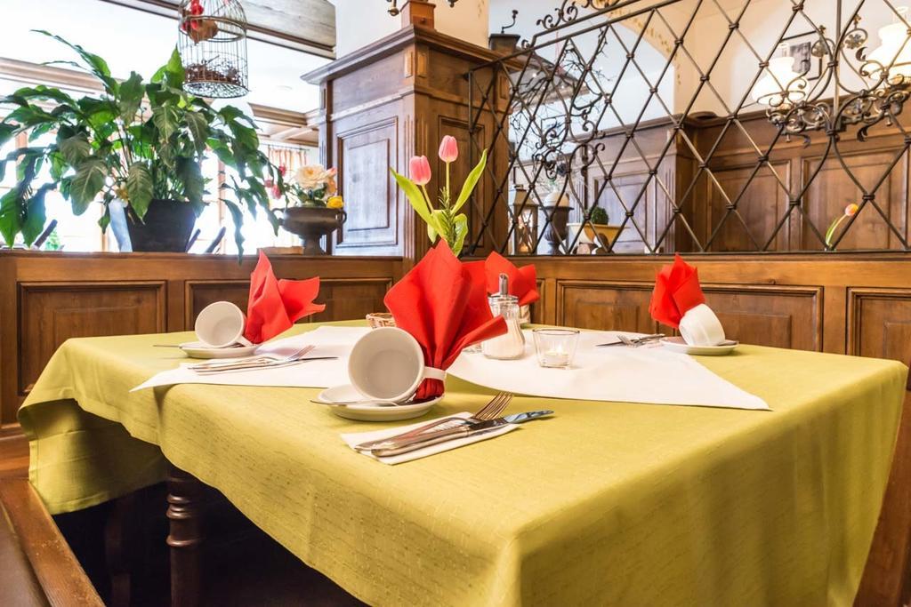 Metzgerei Gasthof Oberhauser - Hotel Zur Post 애글린 외부 사진
